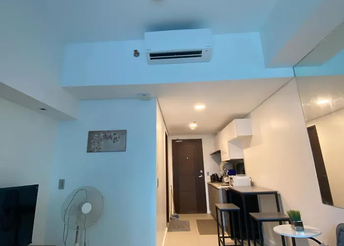 Apartment Luxury Away From *